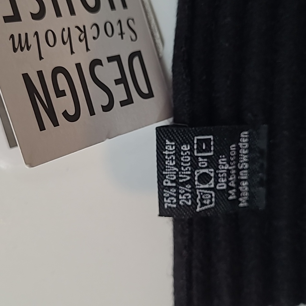 DESIGN STOCKHOLM HOUSE HOODED SCARF - Picture 11 of 11